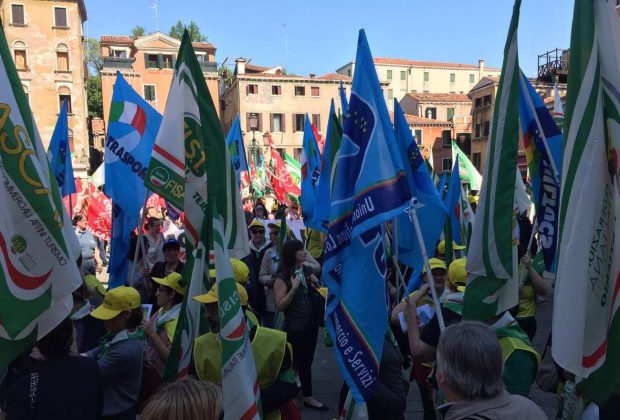 #FuoriServizio, 6 maggio: le immagini dello sciopero