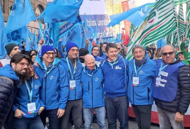 Sciopero Terziario e Turismo, fortissima adesione: oltre 20mila in piazza
